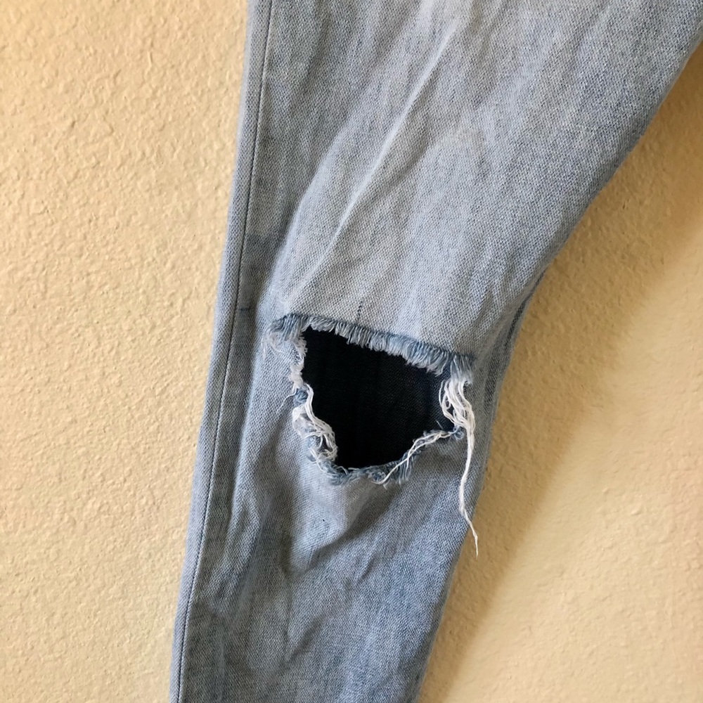 FOREVER 21 RIPPED JEANS - Picture 3 of 4